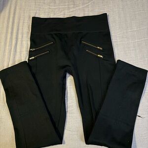 Black Leggings with Zipper Accents